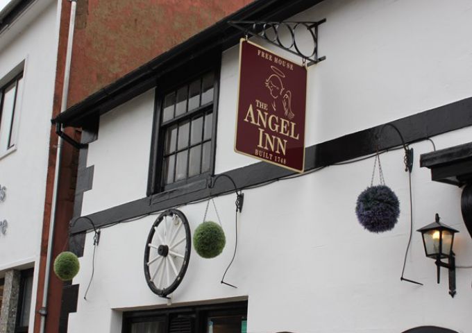 Angel Inn Restaurant Public House Llanidloes 3